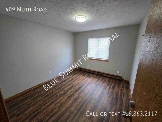 Building Photo - 409 Muth Rd