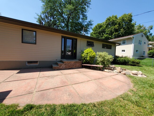 Building Photo - FOR RENT- Crestline Ave- Gorgeous Home in ...