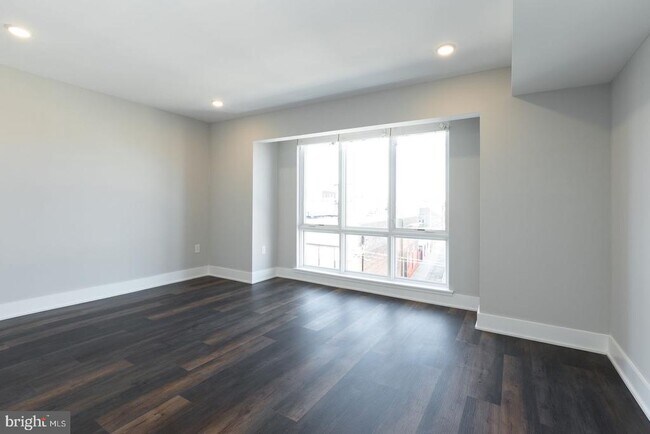 Building Photo - 711 N 16th St