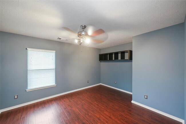 Building Photo - 8406 Oak Villa Ct