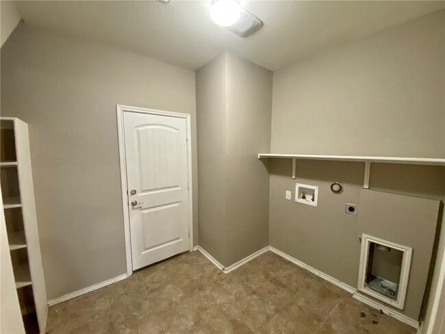 Building Photo - 6412 Garden Rose Path