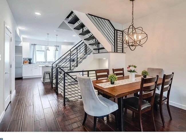 Building Photo - Stunning Modern Townhome in the Heart of Northern Liberties