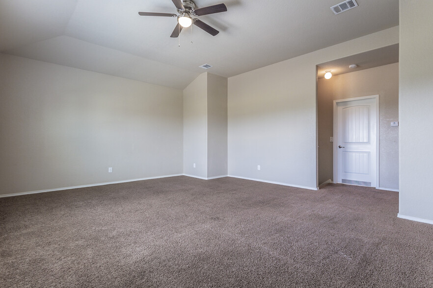Building Photo - 802 Lee Trevino