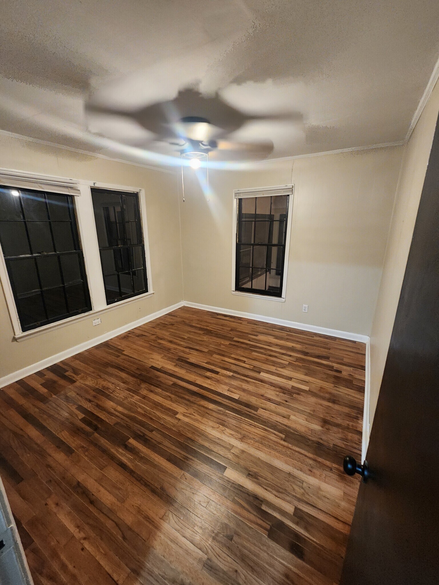 Building Photo - 503 Vermont St