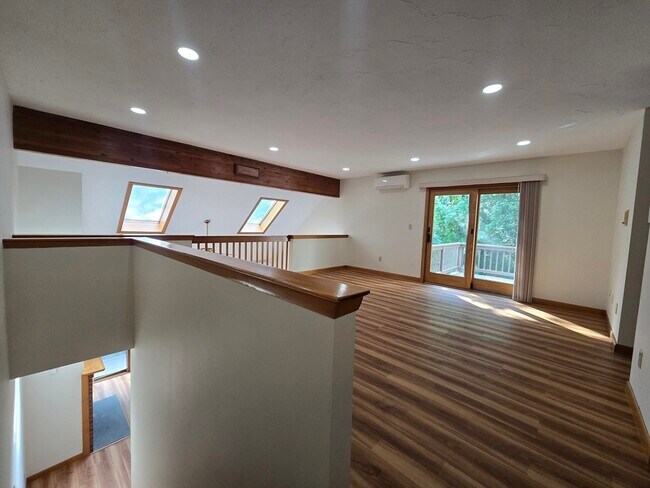Building Photo - 8 Clarendon Common