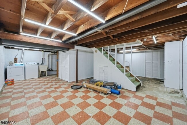 Building Photo - 46 Glenwood Ave