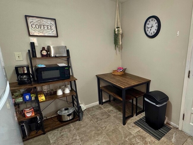 Building Photo - 1205 Carter Rd