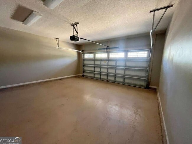 Building Photo - 242 Waters Edge Dr