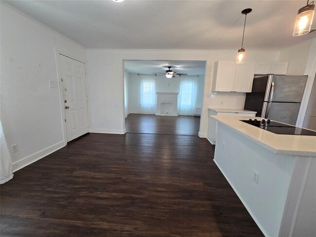 Building Photo - 4315 Avenue L