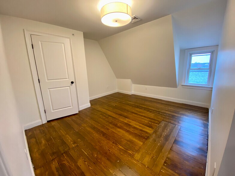 Building Photo - 21 Bellevue St