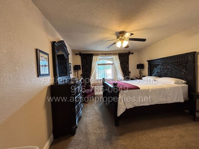 Building Photo - Gorgeous Villa - 3 Bed, 2.5 Bath - Beautiful Views - Highly Desirable Neighborhood!