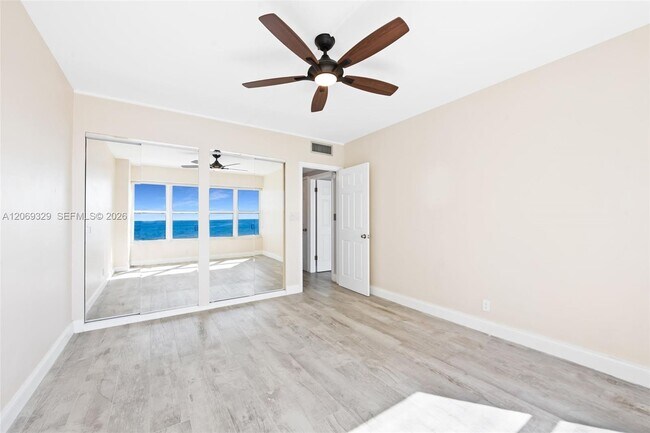 Building Photo - 3700 Galt Ocean Dr
