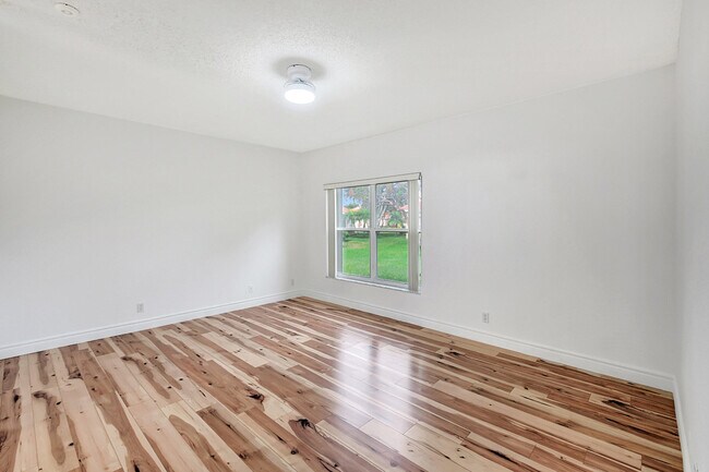 Building Photo - 6340 Long Key Ln