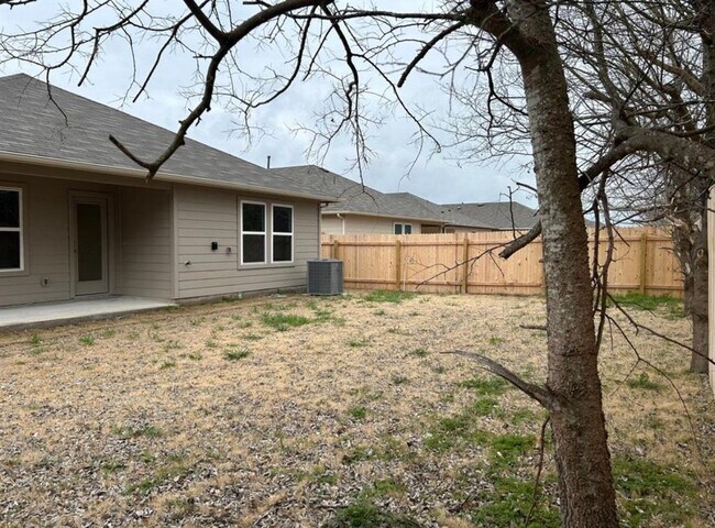 Building Photo - 1313 Camden Ln