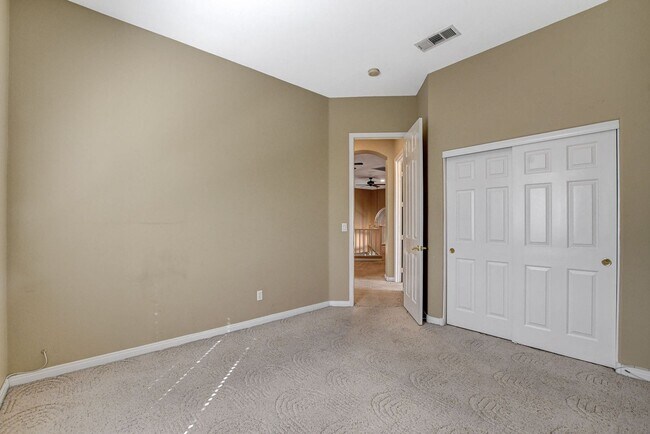 Building Photo - 5 BDR/ 4.5 BTH, Triple Master Home including pool & spa!