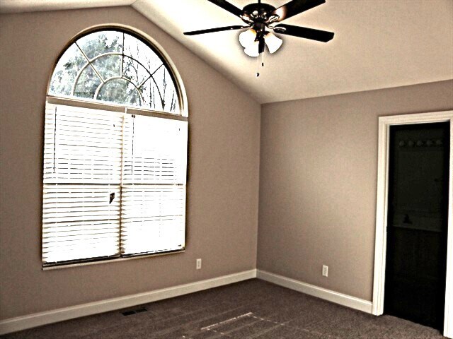 Building Photo - 516 Longview St