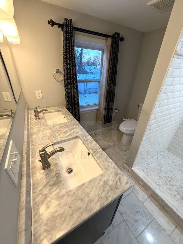 Building Photo - 389 Channing St