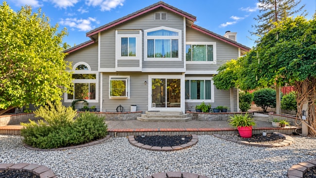 Building Photo - 3878 Loch Lomand Way