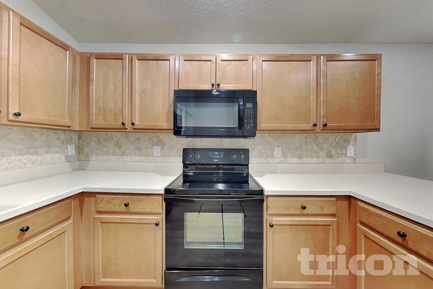 Building Photo - 921 Kingfisher Dr