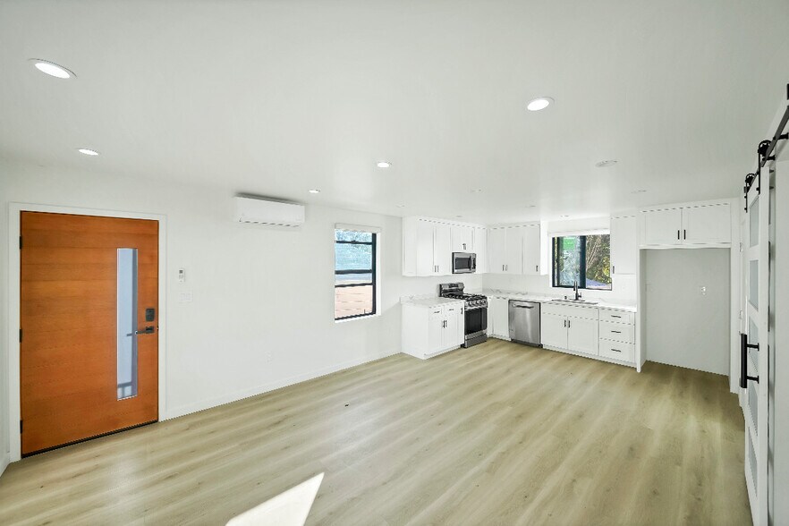 Building Photo - 4935 Cloud Ave