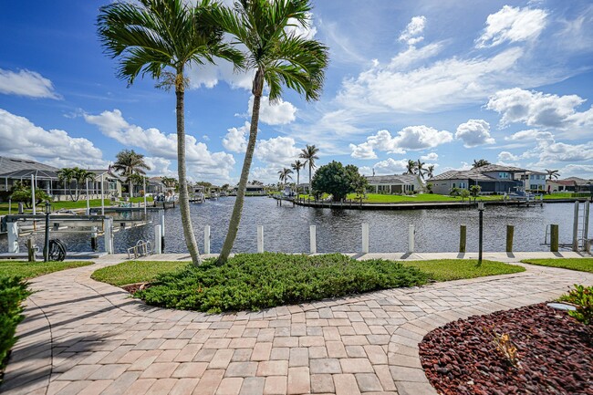 Building Photo - "Waterfront home with Courtyard Pool"