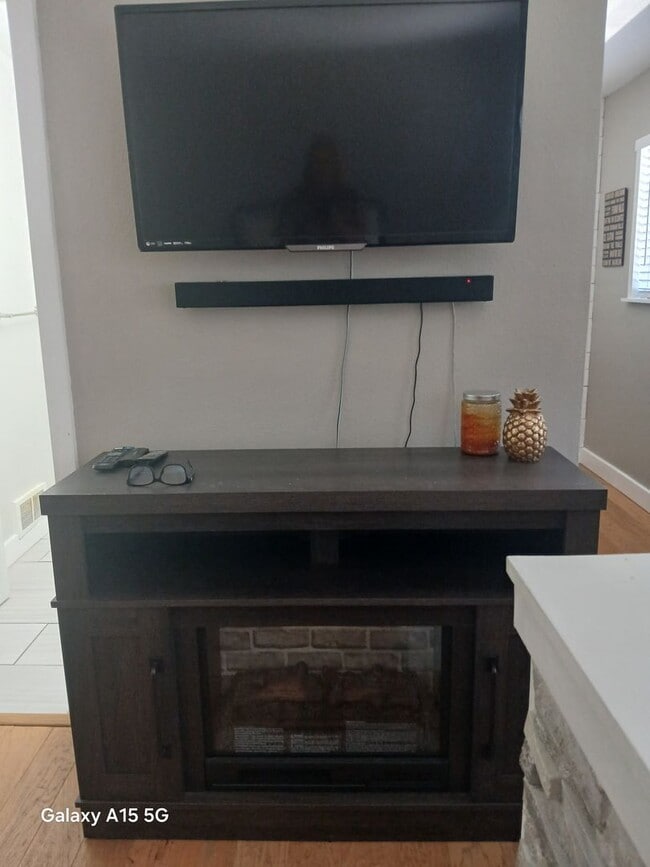 Building Photo - Powder Village Condominiums- Fall Special $250.00 off First Month's Rent with Signed Lease