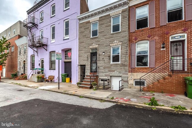 Building Photo - 1205 Gough St