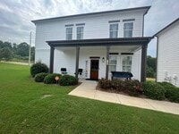 Building Photo - 4 bed 4 bath rental in Rowandale with all utilities included!