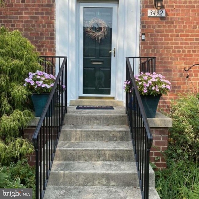 Building Photo - 3432 Martha Custis Dr