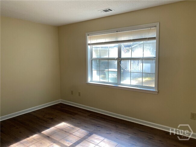 Building Photo - 1401 King George Blvd