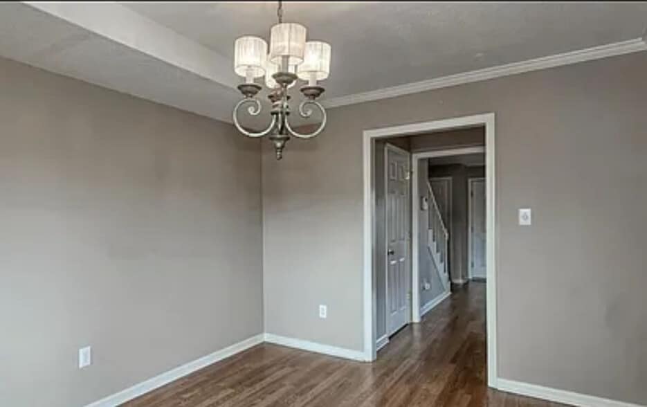 Building Photo - 21899 Williamsburg Dr