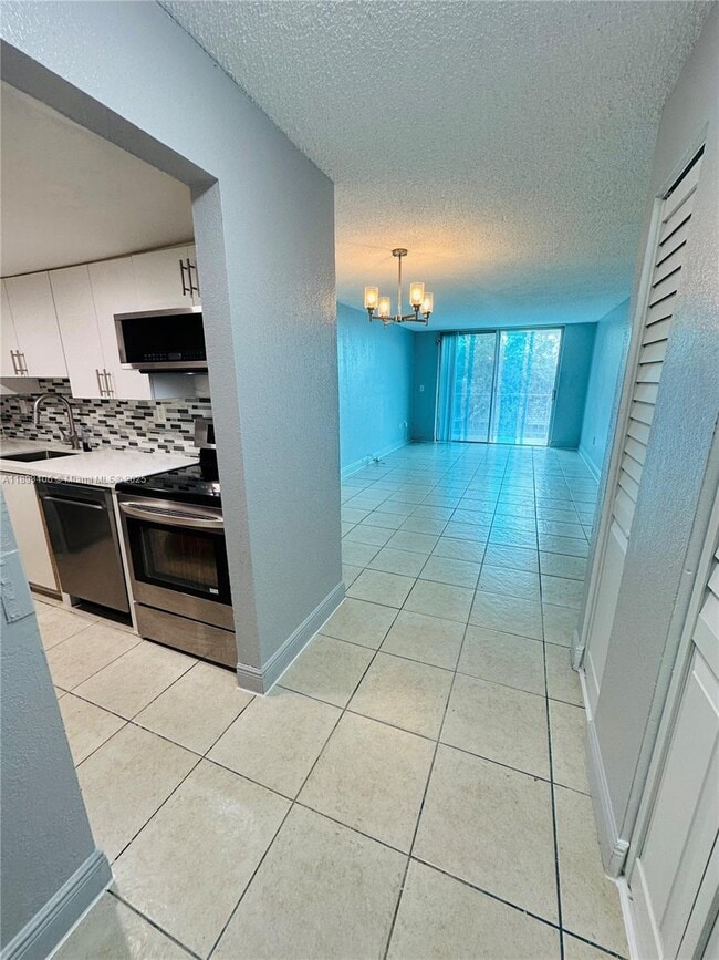 Building Photo - 1805 Sans Souci Blvd