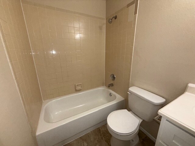 Building Photo - 5420 SE 30th Pl