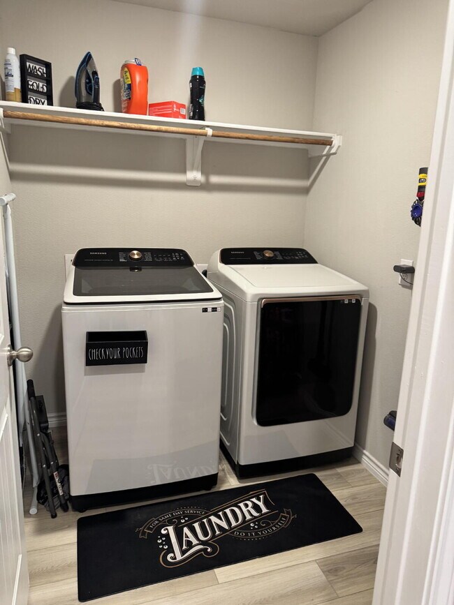 Building Photo - "Charming 3-Bed, 2-Bath Home in Bryan, TX!"