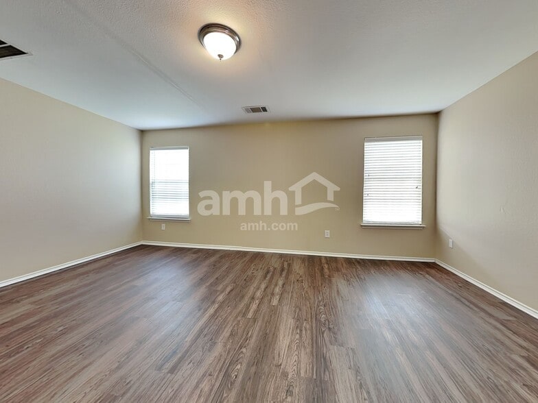 Building Photo - 210 Dartmouth Dr