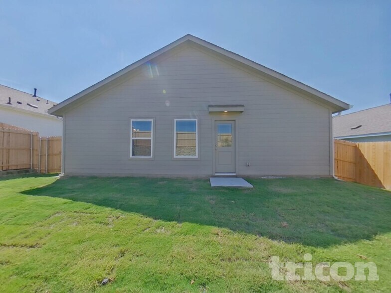 Building Photo - 10704 Dusty Rnch Rd