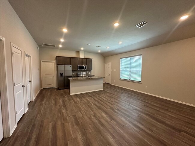 Building Photo - 15063 Arrowhead Loop E