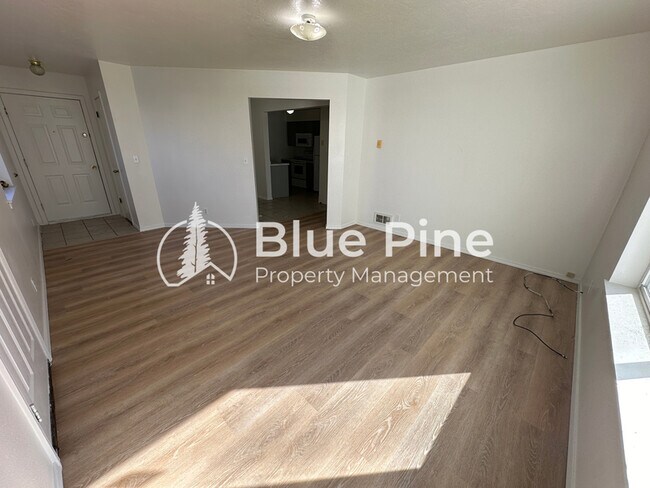 Building Photo - 2102 Stace St