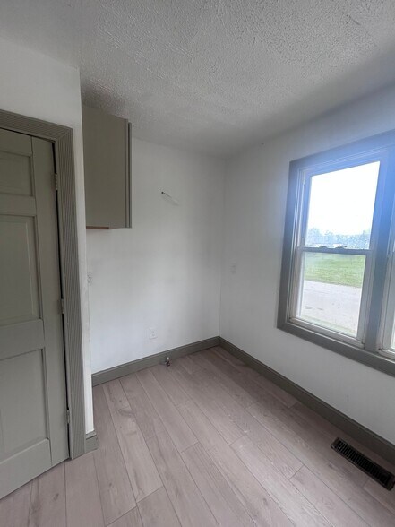 Building Photo - 6010 Bowers