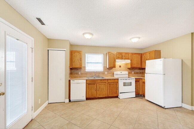 Building Photo - 2030 Orchid Bloom Ln