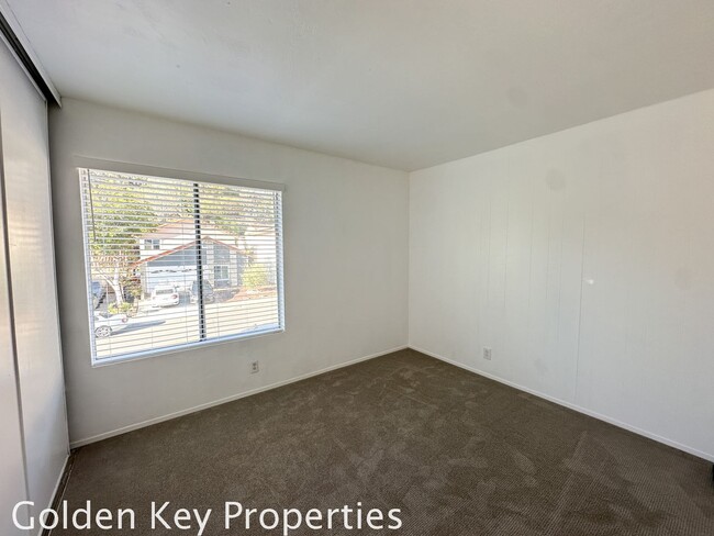 Building Photo - Move-in ready home in Carlsbad!