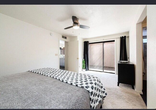 Building Photo - Spacious 3BR Townhome in Tucson