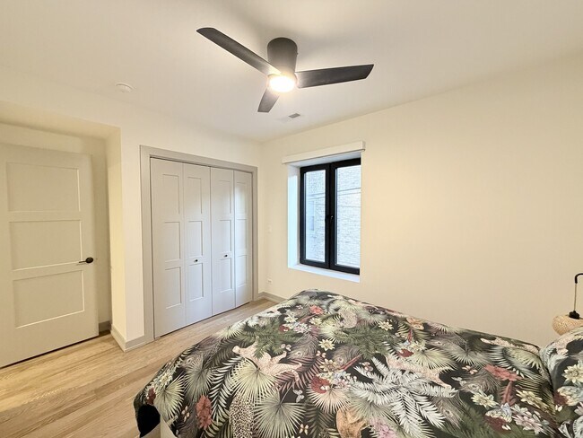 Building Photo - 1335 W Estes Ave