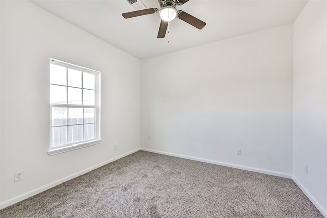 Building Photo - 4745 Wenda St