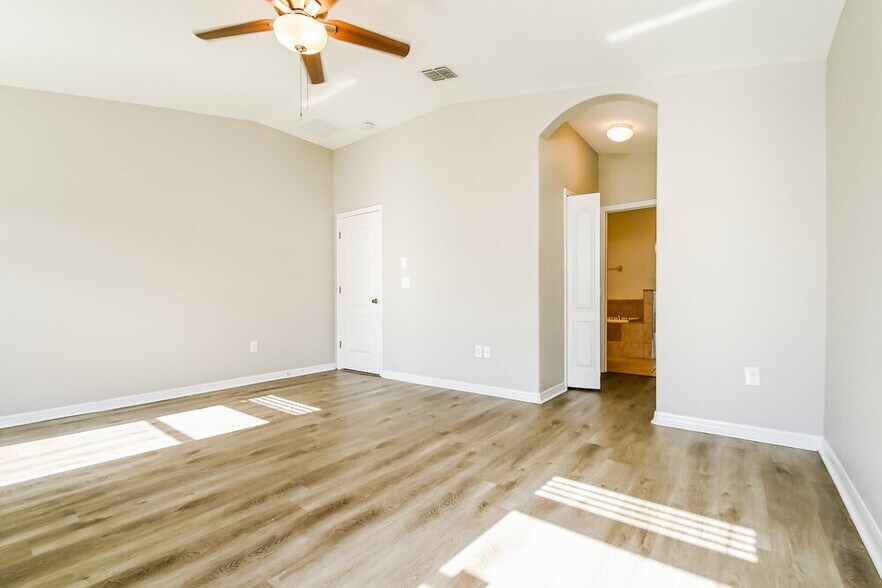 Building Photo - 1717 Palm Warbler Ln