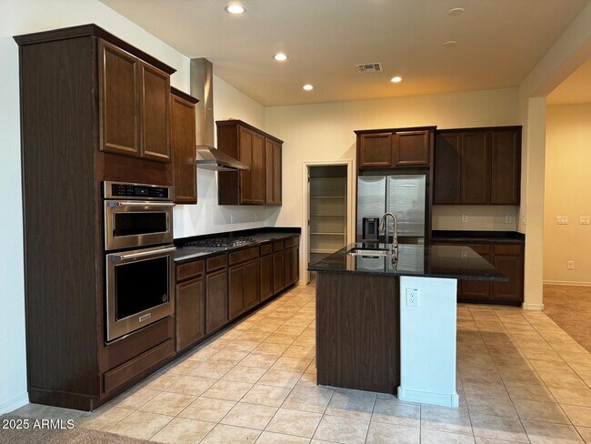 Building Photo - 5526 N 107th Ln