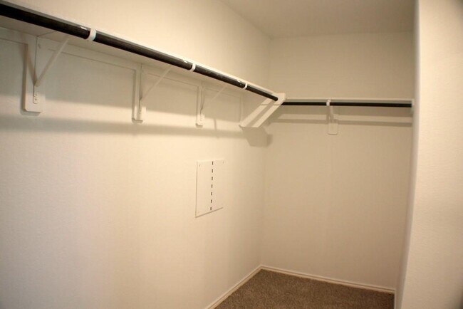 Building Photo - 1015 Maple Sunset Ct