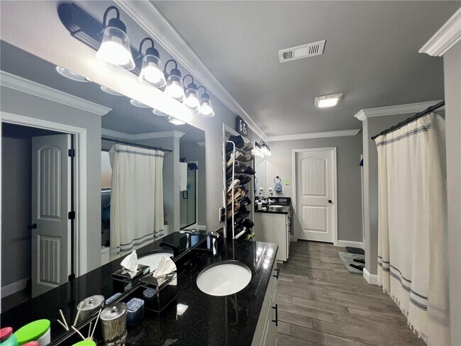 Building Photo - 2350 Cameo Ln