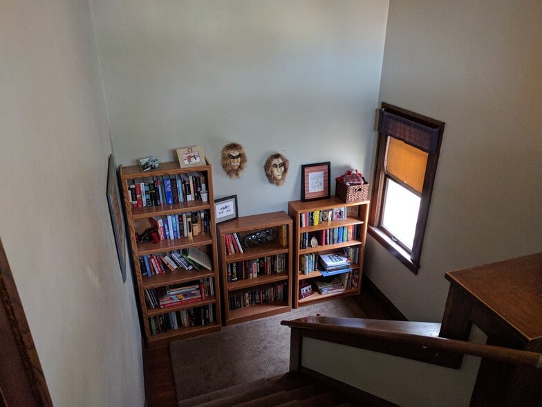 Private Front Stairs - 3944 Aldrich Ave S