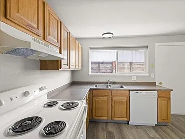 Building Photo - p633